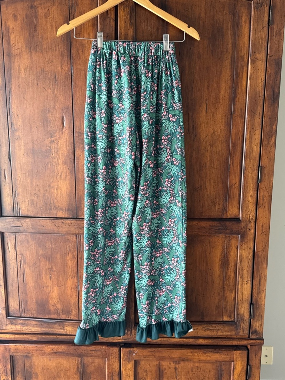 The Darling Effect Sweet Dreams Pajama Pant in Jolly Sprig Size S - Picture 4 of 5
